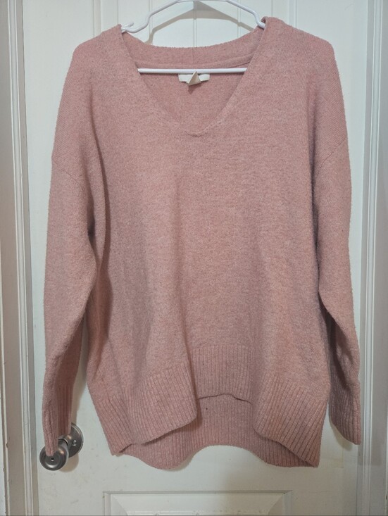 H&M Sweaters - H&M Pink Soft Knit V-Neck Sweater Women's Medium Oversized Cozy Pullover